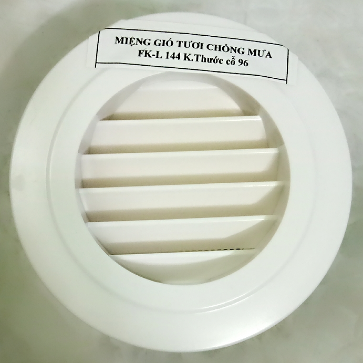 Miệng gió tươi chống mưa100